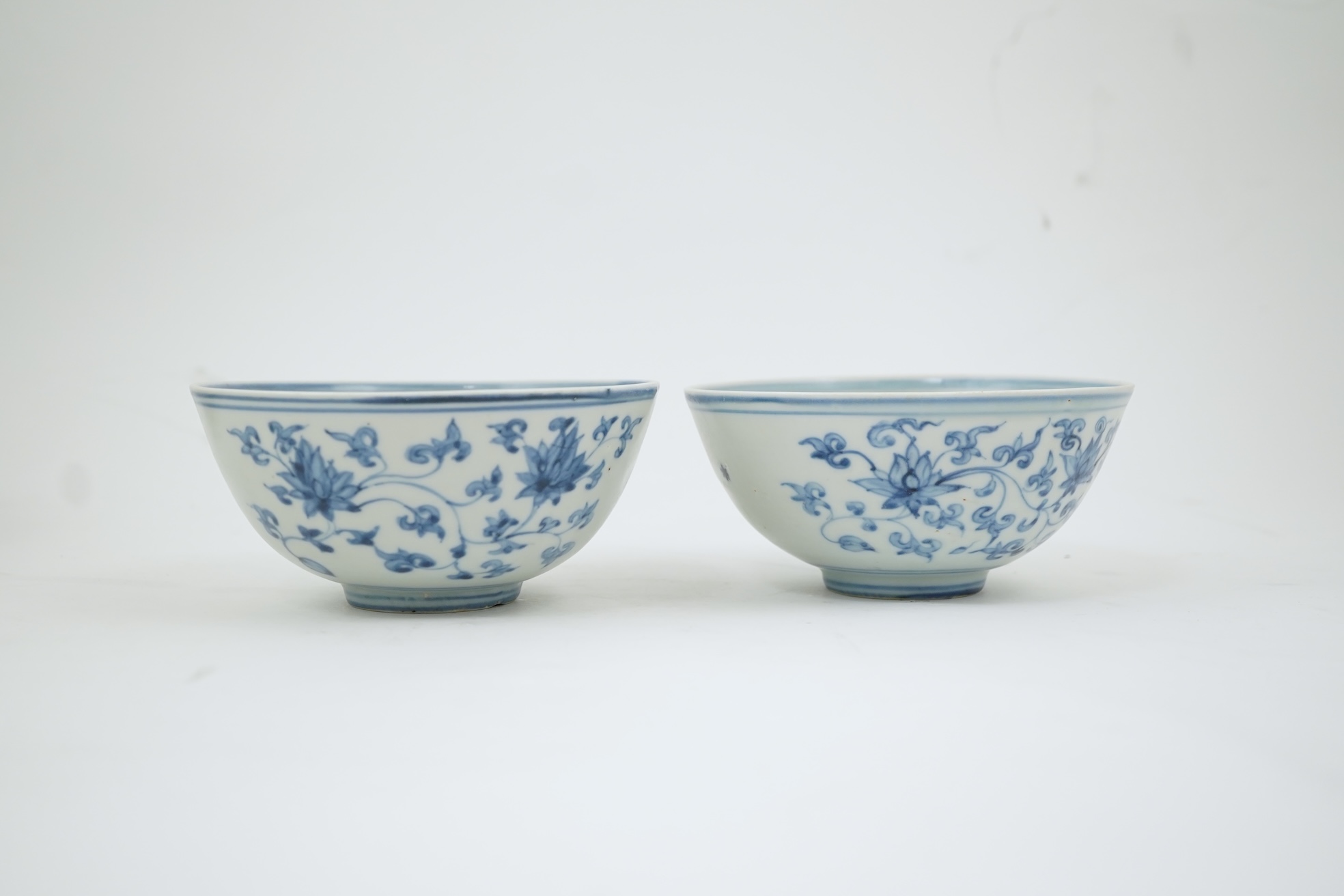 A pair of Chinese blue and white bowls, Ming Dynasty